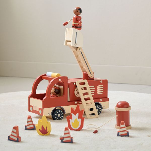 Camion de pompier en bois rouge 27x11,5x18,5 cm en MDF par Petite Amélie