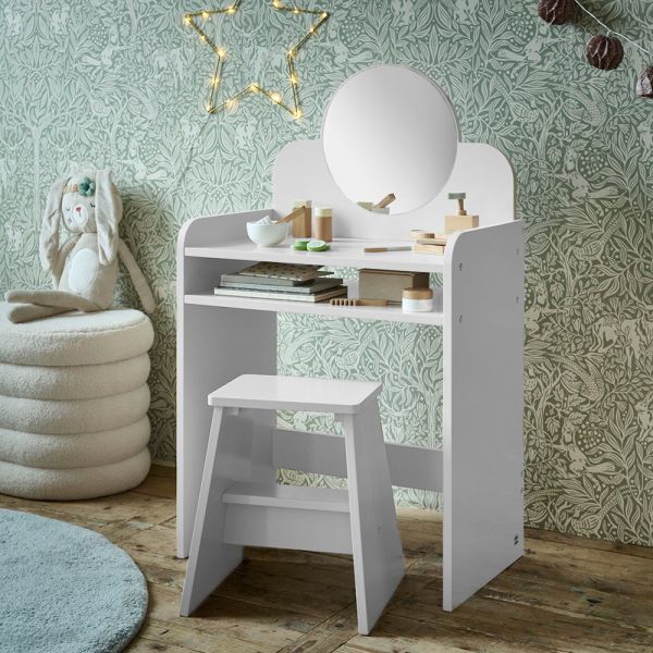 Coiffeuse blanche moderne avec chaise pour enfants par Petite Amélie