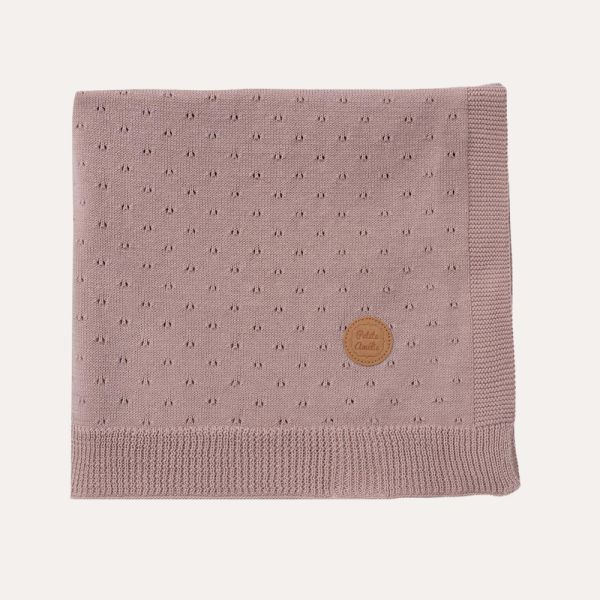Couverture bébé crochet rose poudré en coton biologique 80x100 cm par Petite Amélie
