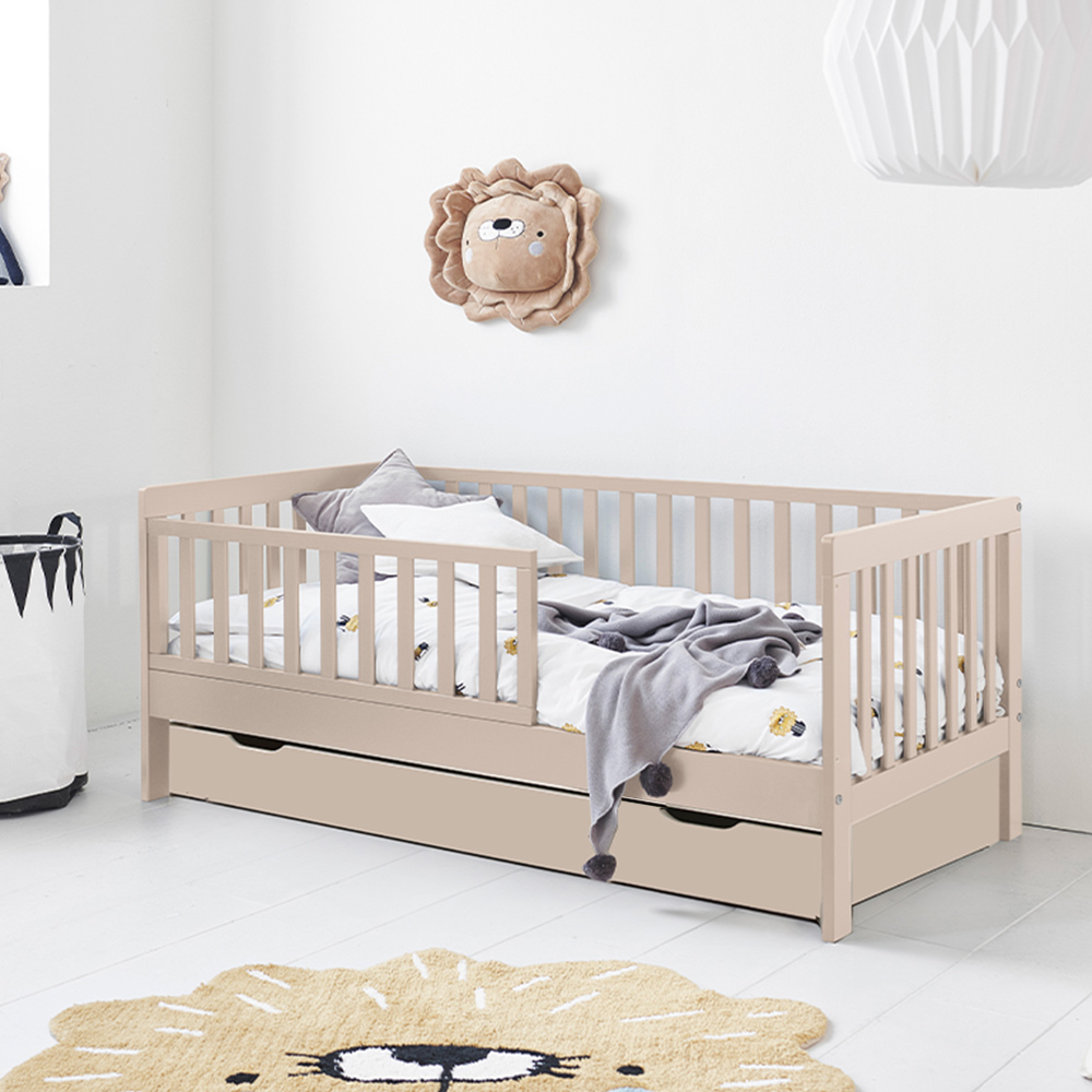 Lit enfant 2 ans «PLUME» couleur gris-beige ✔️ Petite Amélie